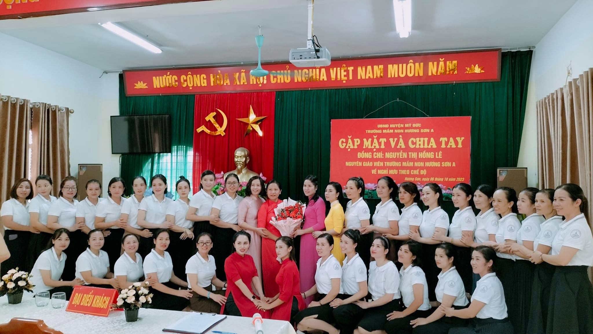 HỘI NGHỊ CB,CC,VC NĂM HỌC 2023-2024 VÀ GẶP MẶT CHIA TAY Đ/C NGUYỄN THỊ HỒNG LÊ NGUYÊN GV TRƯỜNG MẦM NON HƯƠNG SƠN A